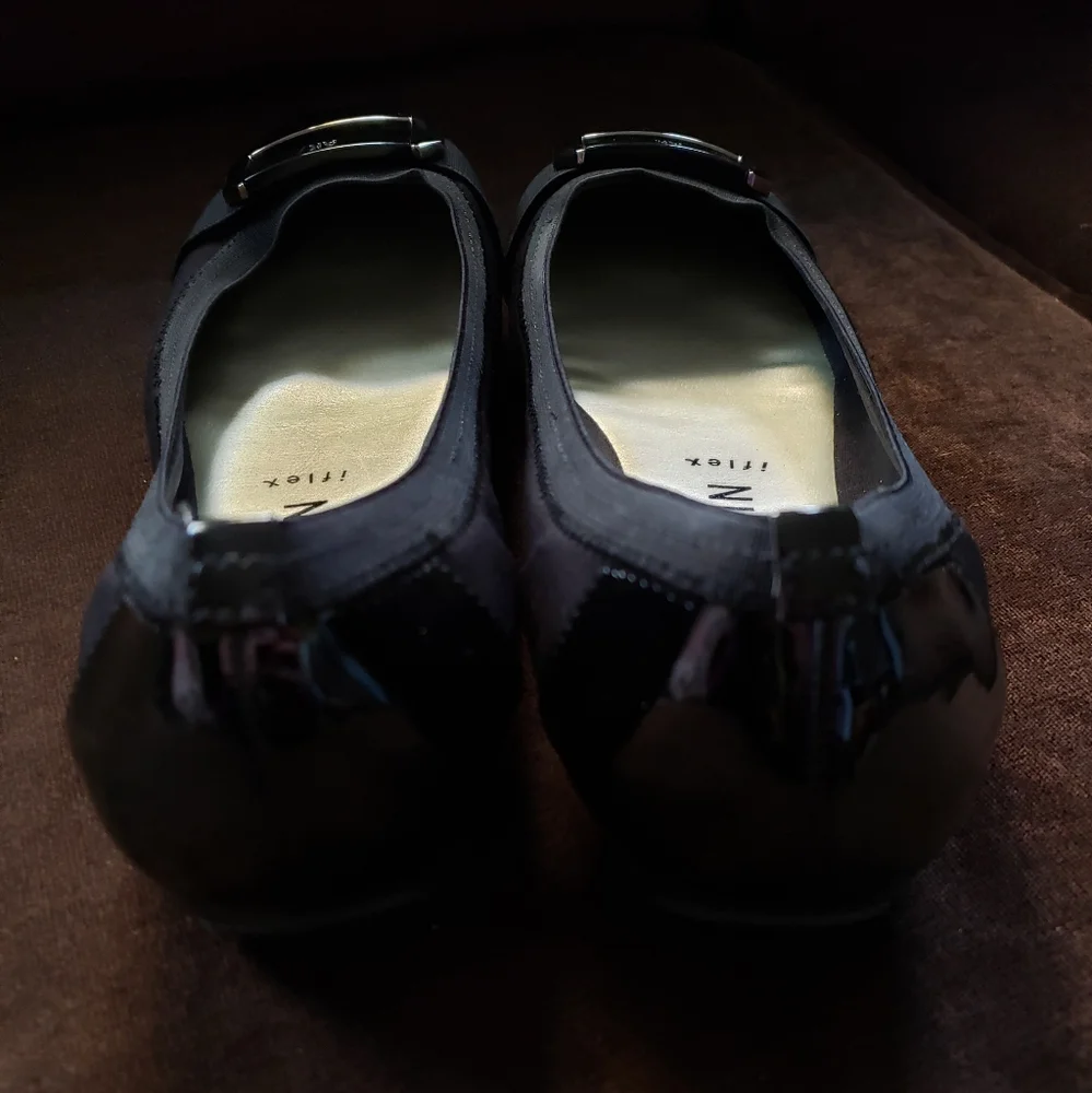Anne Klein iflex Black Flats Womens Size 9 - Picture 3 of 11